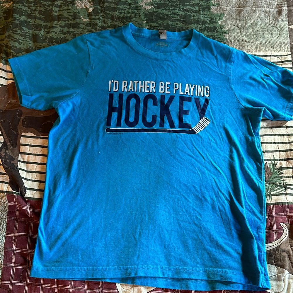 Youth XL Hockey Tee from Chalk Talk Sports, EUC